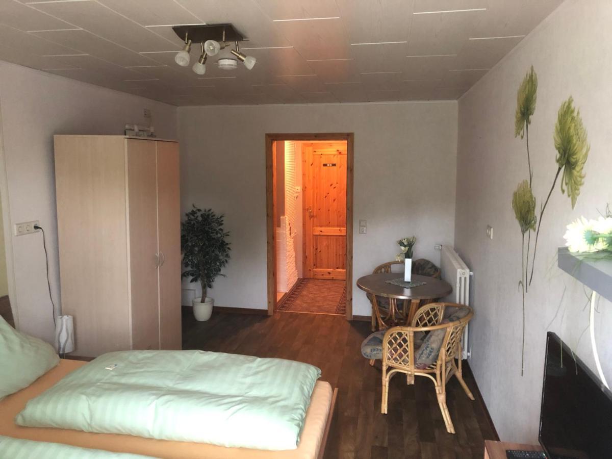 Hotel - Restaurant - Deutsches Haus Neuhutte Екстер'єр фото